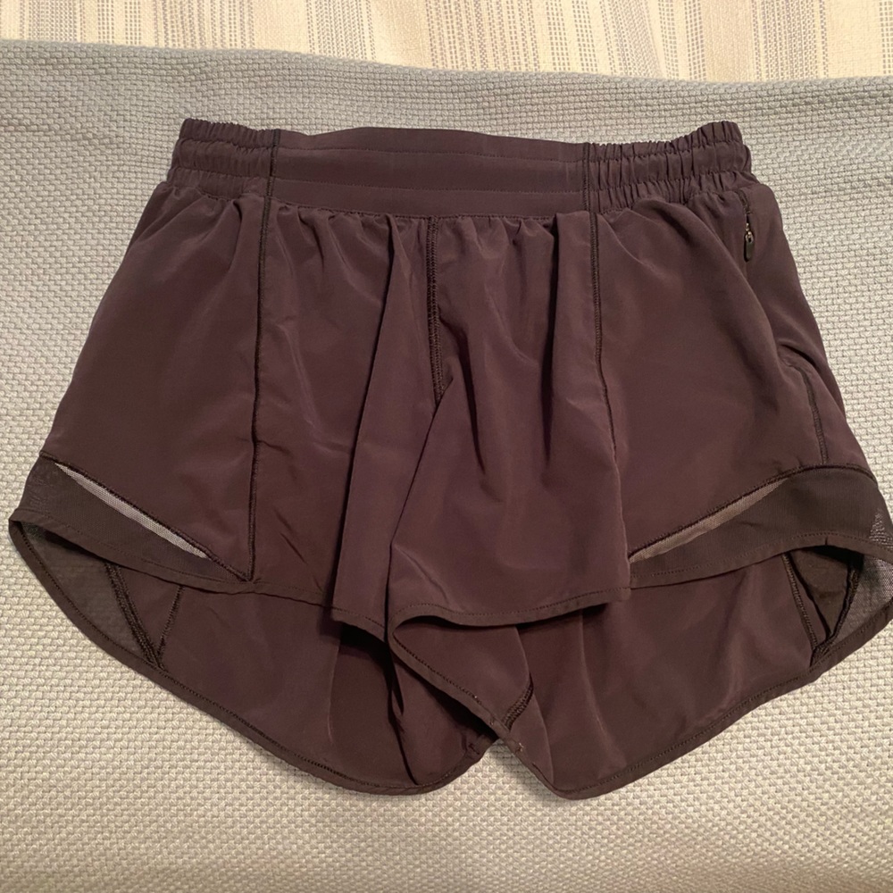 Black size 4 lulu shorts